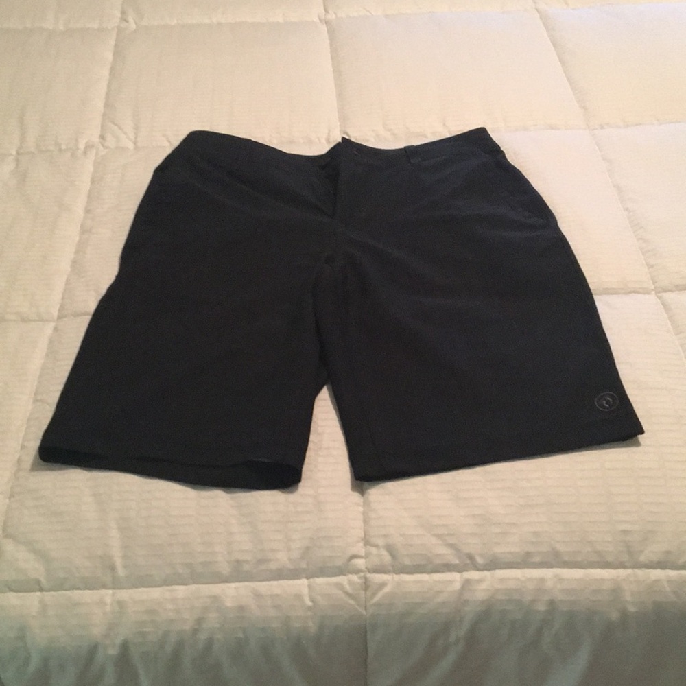 Hang Ten Black Shorts Size 30 NWOT